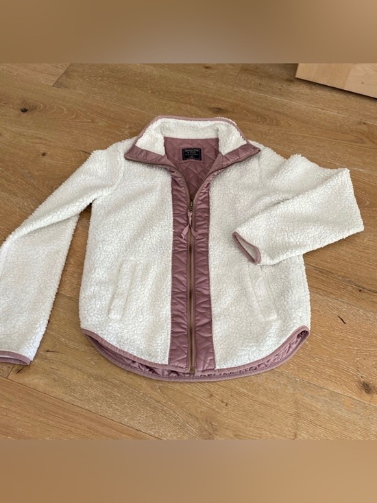 Abercrombie & Fitch Jackets & Blazers - Abercrombie & Fitch quilted lined fleece (cream/rose) XS
